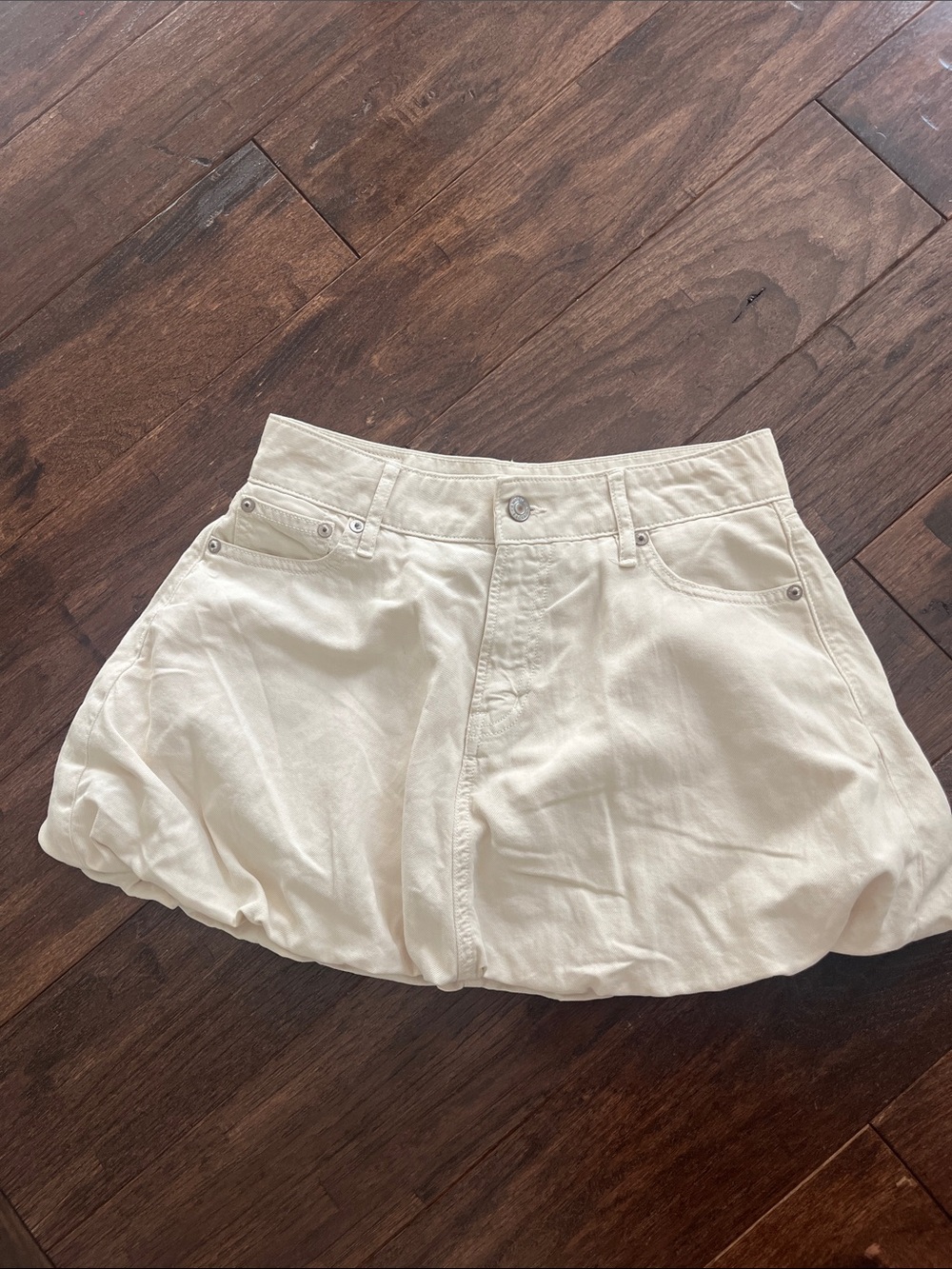 American Eagle Women's Cream Bubble Hem Mini Skirt size 000